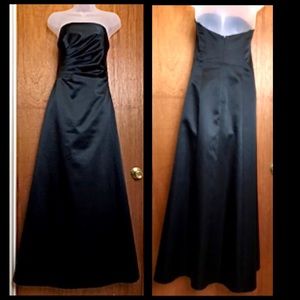 Classic black maxi gown ❤️